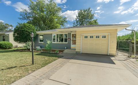 567 S Commonwealth Ave, Elgin, IL 60123 photo 2