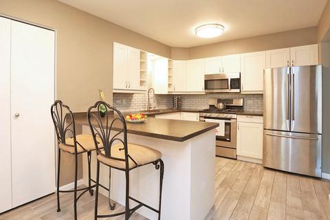 715 Lakeside Circle Dr, Wheeling, IL 60090 photo 3