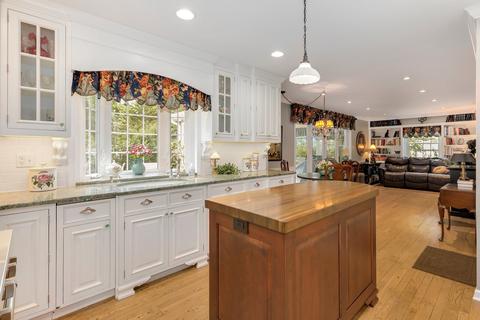 804 James Ct, Wheaton, IL 60189 photo 9