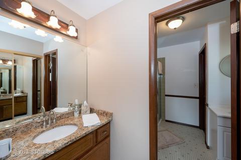 3401 Plum Grove Dr, Rolling Meadows, IL 60008 photo 10