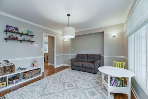 816 Evergreen St, Wheaton, IL 60187 photo 4