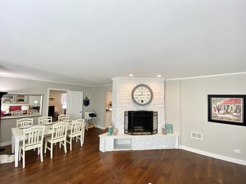 633 Beaver Rd, Glenview, IL 60025 photo 8