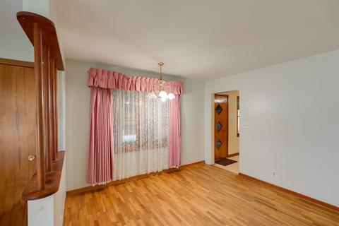 34 Knollcrest Ct, Normal, IL 61761 photo 2