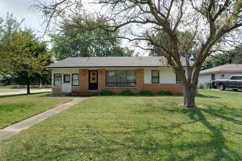 34 Knollcrest Ct, Normal, IL 61761 photo 1