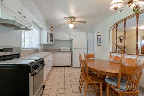 404 Pinehurst Dr, Des Plaines, IL 60016 photo 5