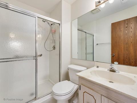 1166 Buckingham Ct #D2, Wheeling, IL 60090 photo 14