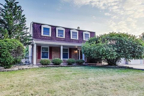 1594 Groton Ln, Wheaton, IL 60189 photo 2
