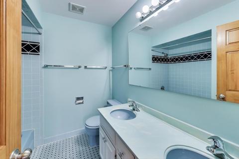 1594 Groton Ln, Wheaton, IL 60189 photo 19