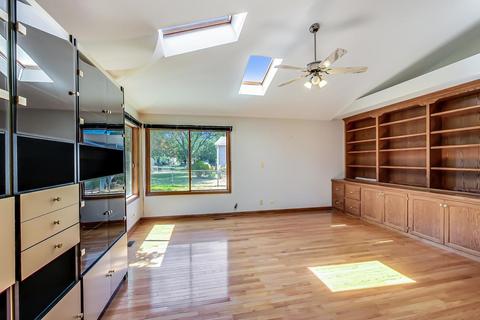 1594 Groton Ln, Wheaton, IL 60189 photo 11