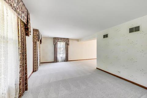 1594 Groton Ln, Wheaton, IL 60189 photo 4