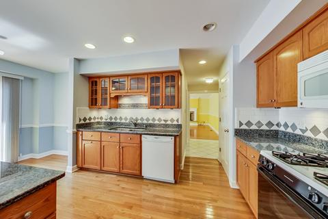 1594 Groton Ln, Wheaton, IL 60189 photo 7