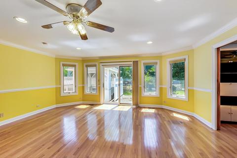 1594 Groton Ln, Wheaton, IL 60189 photo 10