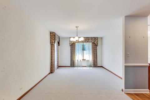 1594 Groton Ln, Wheaton, IL 60189 photo 5