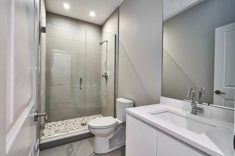 519 E 43rd St, Chicago, IL 60653 photo 31