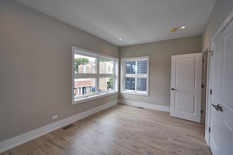 519 E 43rd St, Chicago, IL 60653 photo 34