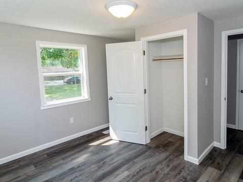 464 E Franklin St, Bement, IL 61813 photo 29