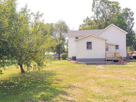 464 E Franklin St, Bement, IL 61813 photo 48