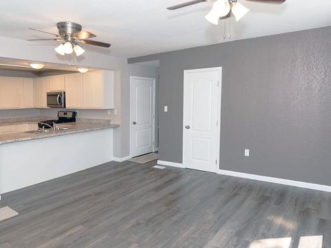 464 E Franklin St, Bement, IL 61813 photo 18