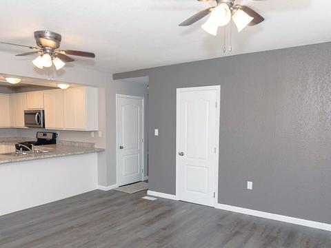 464 E Franklin St, Bement, IL 61813 photo 17
