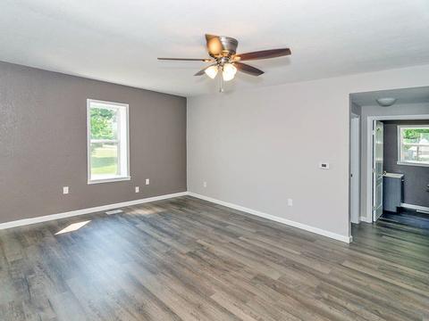 464 E Franklin St, Bement, IL 61813 photo 25