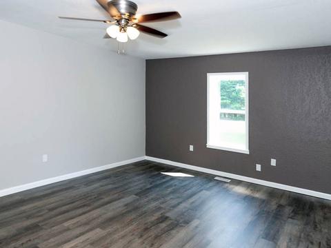 464 E Franklin St, Bement, IL 61813 photo 21