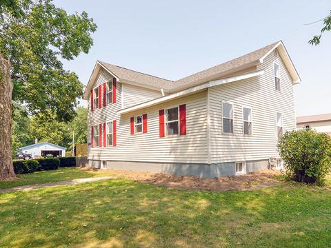 464 E Franklin St, Bement, IL 61813 photo 3