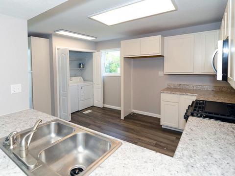 464 E Franklin St, Bement, IL 61813 photo 14
