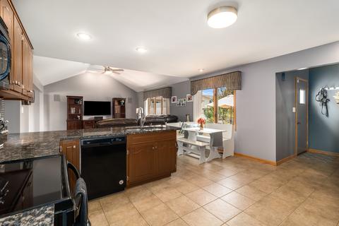 712 Feeney Dr, Minooka, IL 60447 photo 12