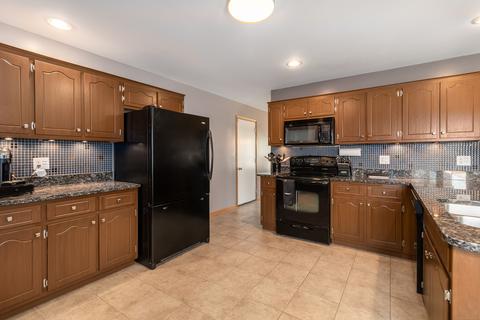 712 Feeney Dr, Minooka, IL 60447 photo 11