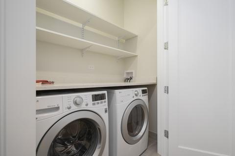 3911 N Janssen Ave, Chicago, IL 60613 photo 28