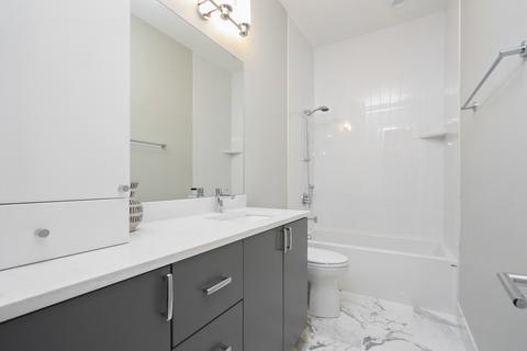 3911 N Janssen Ave, Chicago, IL 60613 photo 25