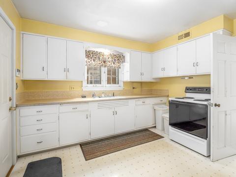 840 Oakley Ave, Elgin, IL 60123 photo 13