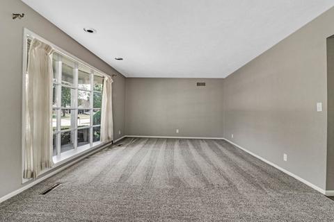 2903 Coventry Ct, Bloomington, IL 61704 photo 3