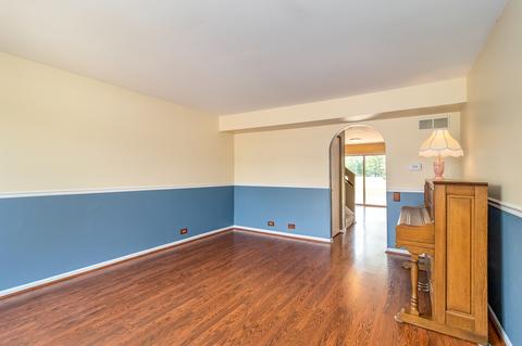1854 Pebble Beach Cir, Elgin, IL 60123 photo 2