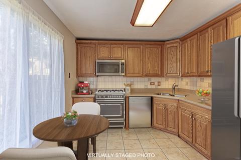 620 Sequoia Trl, Roselle, IL 60172 photo 9