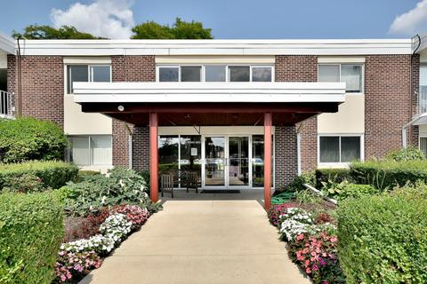 100 Deborah Ln #30A, Wheeling, IL 60090 photo 2