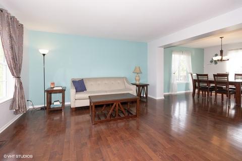 929 Briarcliff Dr, Minooka, IL 60447 photo 2