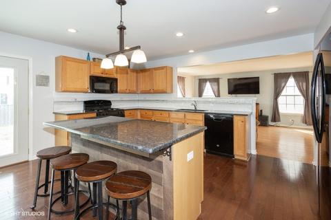 929 Briarcliff Dr, Minooka, IL 60447 photo 4