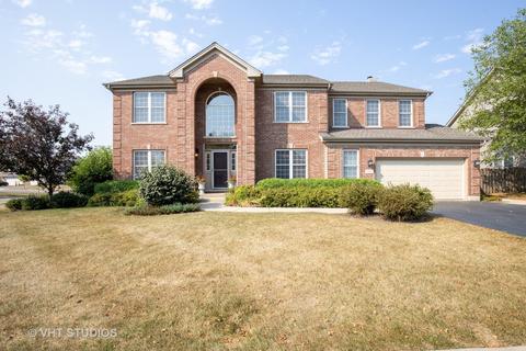 1100 Grayhawk Dr, Algonquin, IL 60102 photo 2
