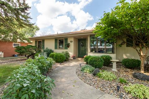 2308 E Jackson St, Bloomington, IL 61701 photo 2