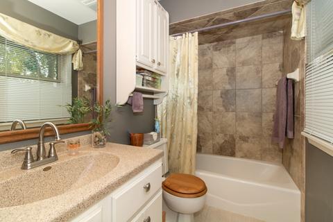 2308 E Jackson St, Bloomington, IL 61701 photo 26