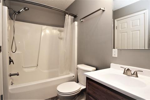 323 N Wabash Ave, Bradley, IL 60915 photo 8