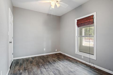 323 N Wabash Ave, Bradley, IL 60915 photo 9