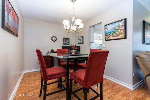 4 Creekside Cir #C, Elgin, IL 60123 photo 6