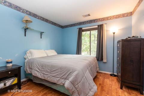 4 Creekside Cir #C, Elgin, IL 60123 photo 9