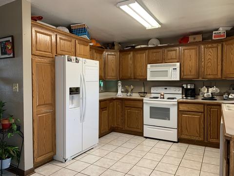 126 N Lynn Ct, Kankakee, IL 60901 photo 3