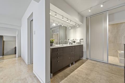 175 E Delaware Pl #9004, Chicago, IL 60611 photo 20