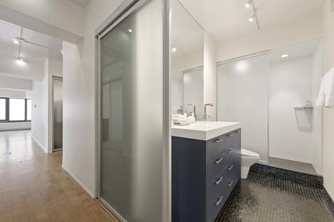 175 E Delaware Pl #9004, Chicago, IL 60611 photo 16