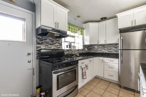 249 Custer Ave, Evanston, IL 60202 photo 3