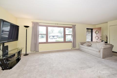 947 Balsam Ln, Bartlett, IL 60103 photo 3